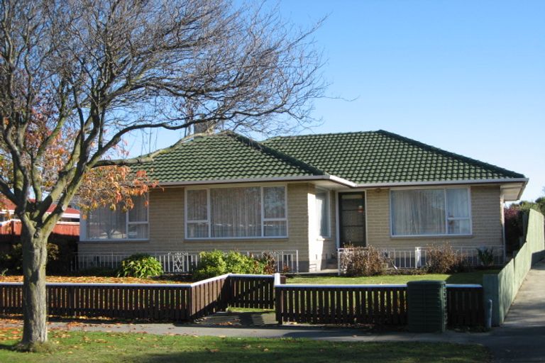 Photo of property in 96a Warren Crescent, Hillmorton, Christchurch, 8025