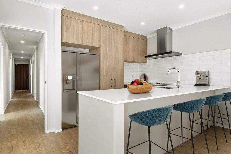 Photo of property in 3/7 Parapara Place, Albany, Auckland, 0632