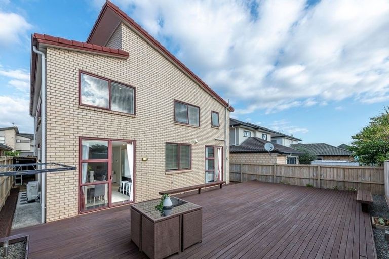 Photo of property in 13 Heidi Crescent, Flat Bush, Auckland, 2016
