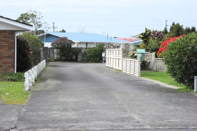 Photo of property in 14d Truby King Street, Merrilands, New Plymouth, 4312