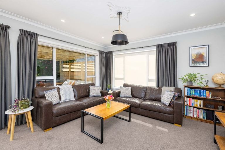 Photo of property in 215 Avonhead Road, Avonhead, Christchurch, 8042