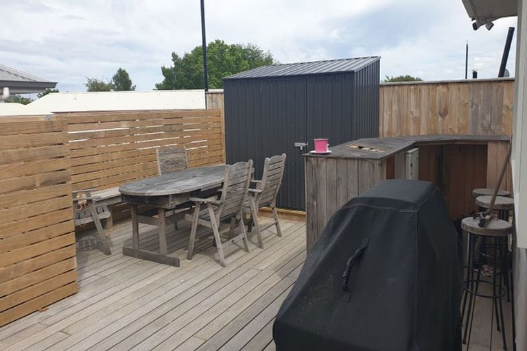 Photo of property in 2 Ward Place, Rangiora, 7400