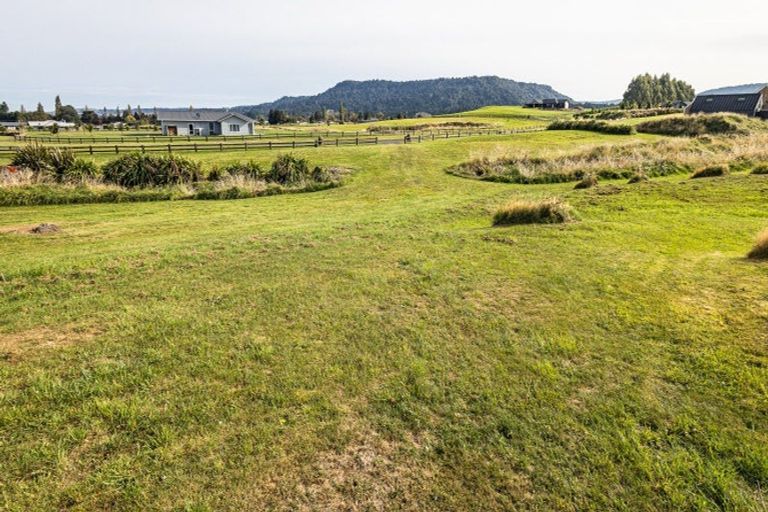 Photo of property in 10/76 Ruapehu Road, Ohakune, 4625