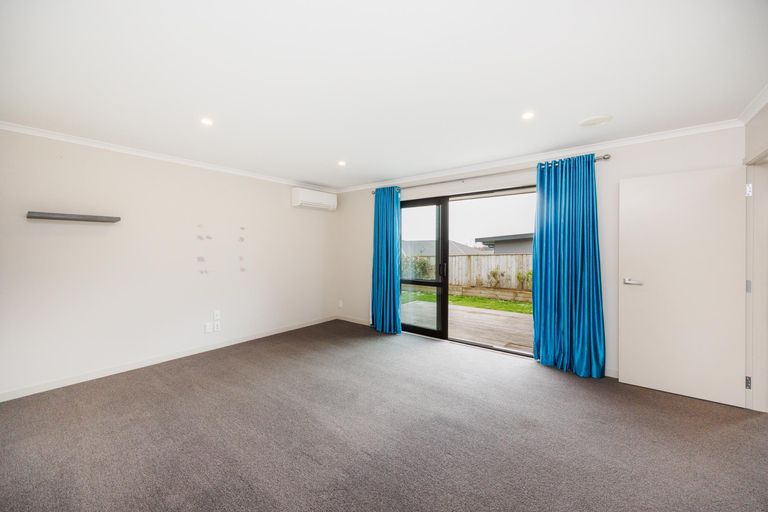Photo of property in 8 Gibraltar Way, Fitzherbert, Palmerston North, 4410