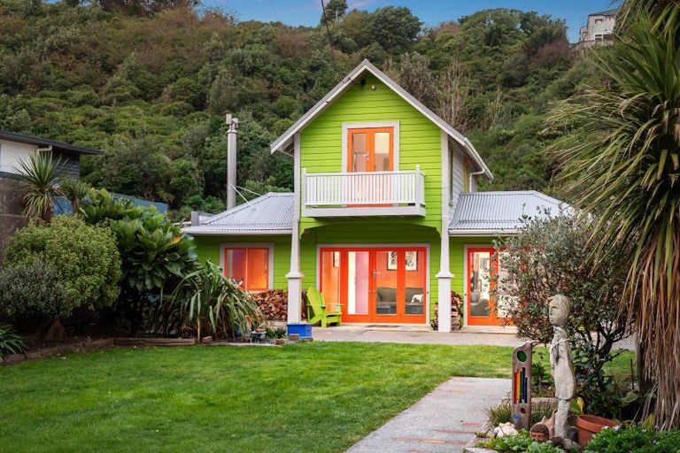 Photo of property in 38 Happy Valley Road, Owhiro Bay, Wellington, 6023