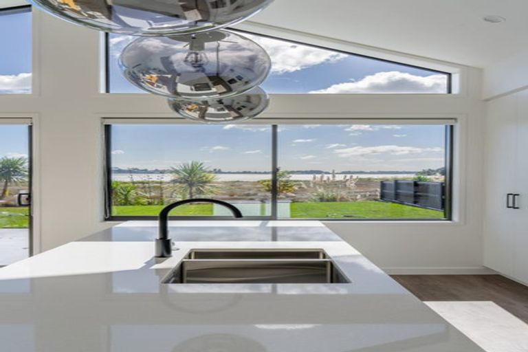 Photo of property in 41 Hinaki Street, Poike, Tauranga, 3112