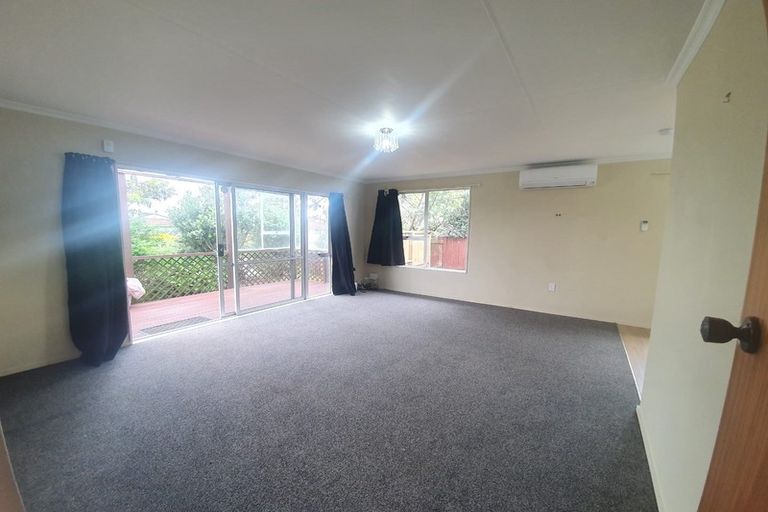 Photo of property in 5 Hillcrest Drive, Kelvin Grove, Palmerston North, 4414