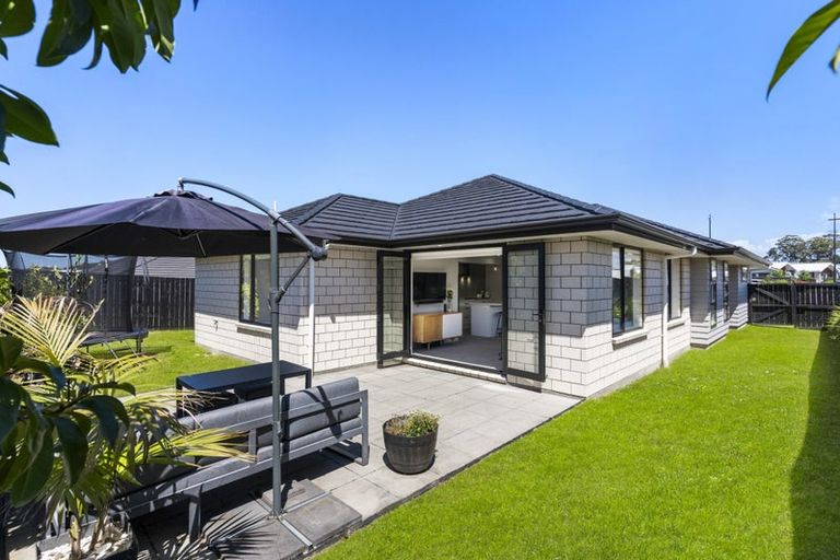 Photo of property in 50 Taikura Avenue, Red Beach, 0932