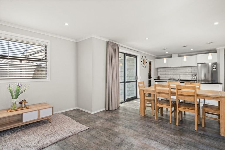 Photo of property in 10 Ponga Place, Papamoa Beach, Papamoa, 3118