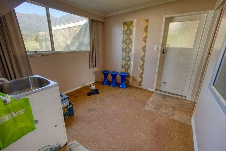 Photo of property in 317 Poerua Valley Road, Harihari, 7884