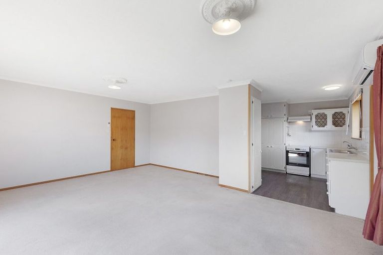 Photo of property in 1/3 Winters Road, Redwood, Christchurch, 8051