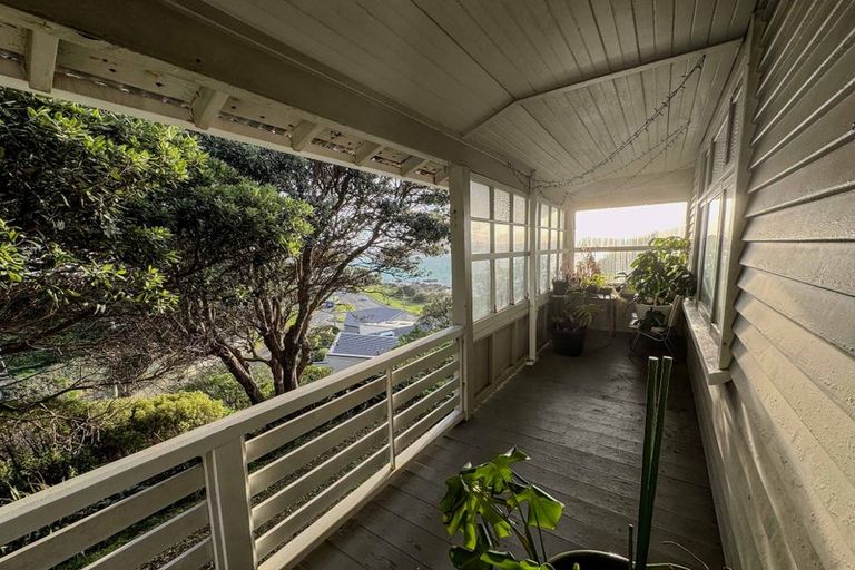 Photo of property in 1 Hungerford Road, Lyall Bay, Wellington, 6022