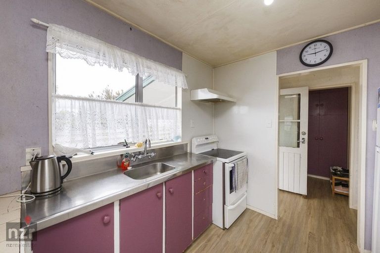 Photo of property in 26 Cumberland Place, Kelvin Grove, Palmerston North, 4414