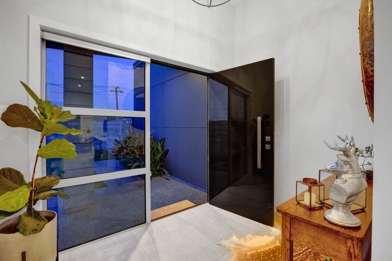 Photo of property in 17 Victoria Street, Hawera, 4610