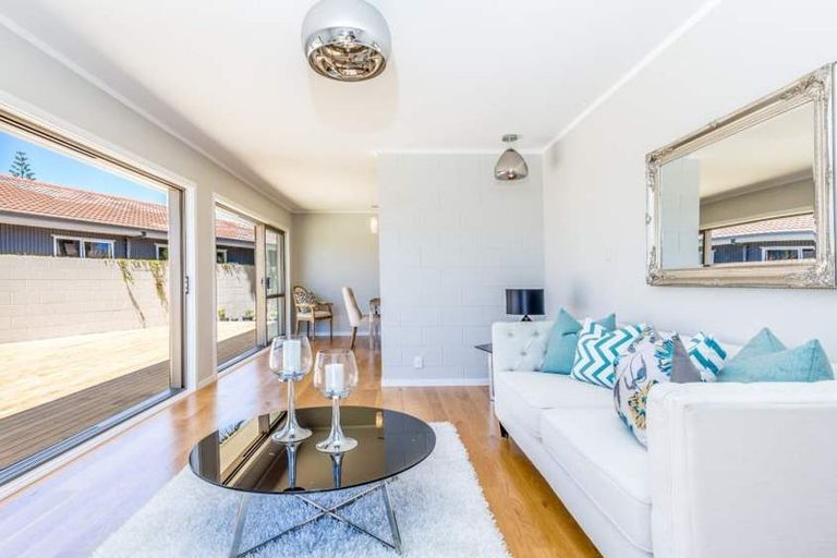 Photo of property in 109 Stredwick Drive, Torbay, Auckland, 0630