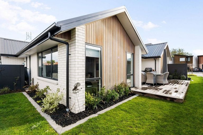 Photo of property in 14 Ruge Court, Cambridge, 3434