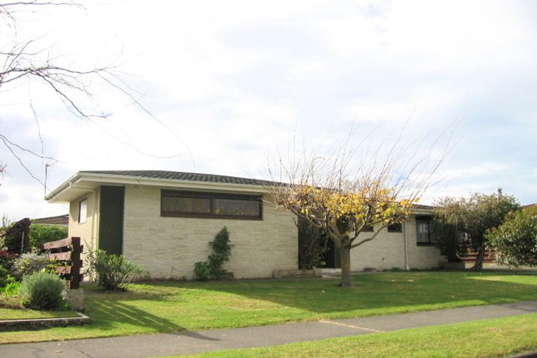 Photo of property in 28 Donegal Crescent, Tamatea, Napier, 4112