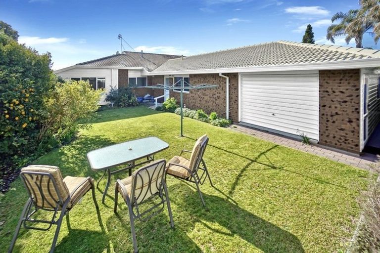 Photo of property in 16 Randell Place, Te Puke, 3119