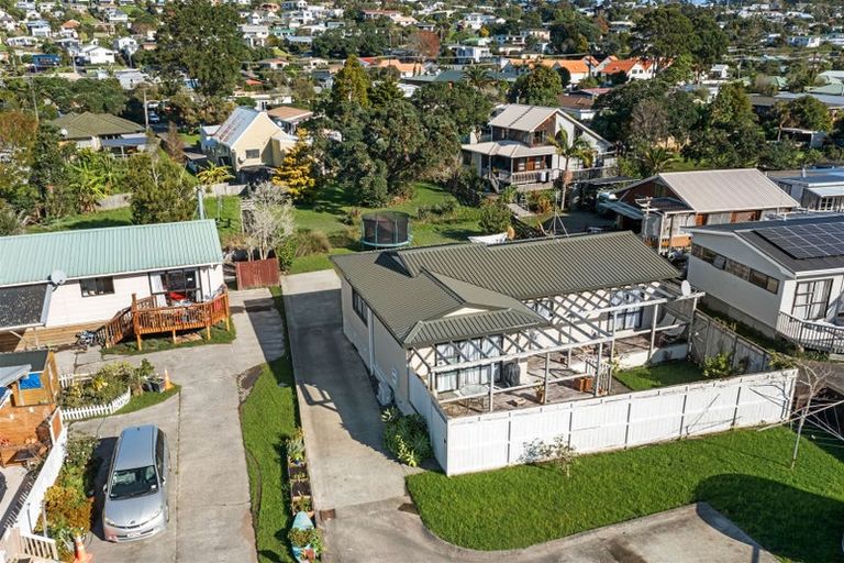 Photo of property in 1/39 Langton Road, Stanmore Bay, Whangaparaoa, 0932