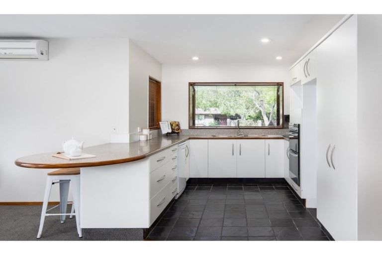 Photo of property in 51 Westgrove Avenue, Avonhead, Christchurch, 8042