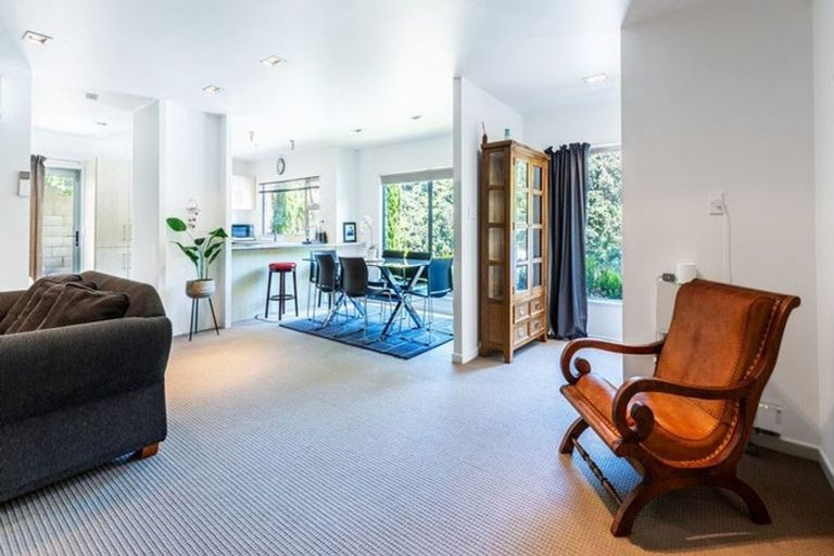 Photo of property in 17u2 Blackbridge Road, Wadestown, Wellington, 6012