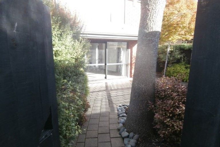 Photo of property in 2/238 Edgeware Road, Edgeware, Christchurch, 8013