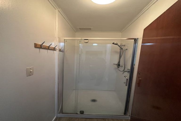 Photo of property in 1/14 Lake Road, Northcote, Auckland, 0627