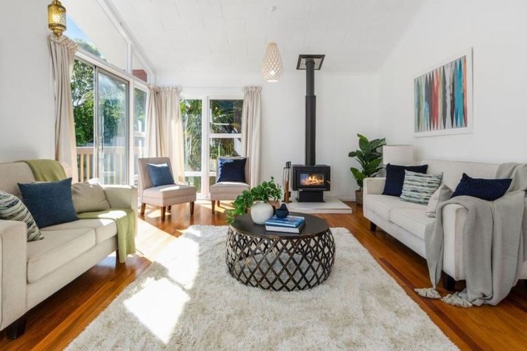 Photo of property in 1/12 Munstead Place, Hillcrest, Auckland, 0627