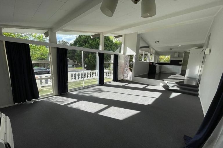 Photo of property in 26 Crompton Road, Massey, Auckland, 0614