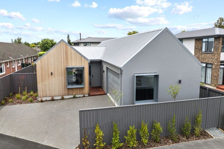 Photo of property in 17 Bradshaw Terrace, Riccarton, Christchurch, 8011