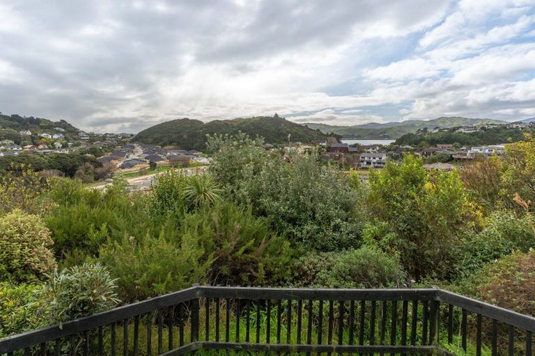 Photo of property in 2/18 Sailmaker Close, Whitby, Porirua, 5024