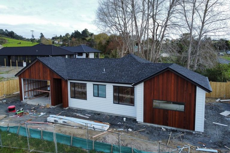 Photo of property in 2 Mahi Road, Helensville, 0800