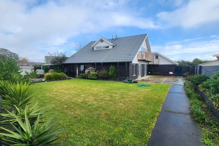 Photo of property in 7a Lesley Grove, Waikanae, 5036