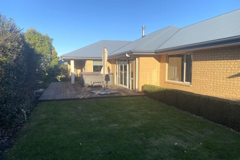 Photo of property in 6 Oratia Grove, Northwood, Christchurch, 8051