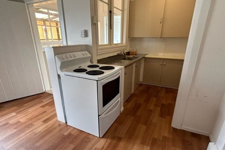 Photo of property in 5 Strange Street, Waitara, 4320