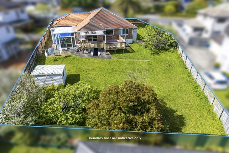 Photo of property in 86 Mcleod Road, Te Atatu South, Auckland, 0610