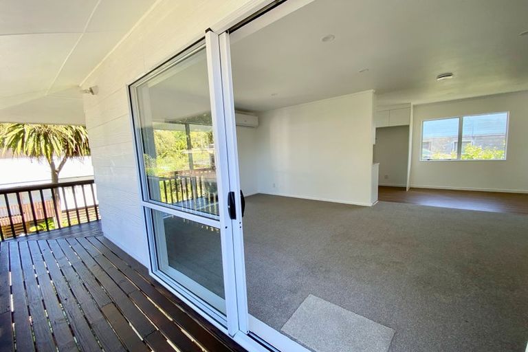 Photo of property in 21 Eskdale Road, Birkdale, Auckland, 0626