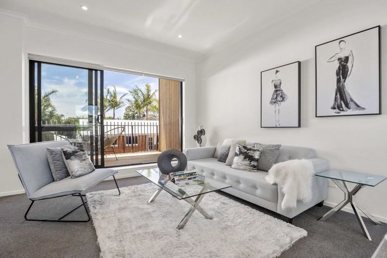 Photo of property in 500d Te Atatu Road, Te Atatu Peninsula, Auckland, 0610