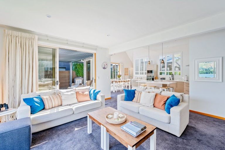 Photo of property in 32 Lismore Street, Wanaka, 9305