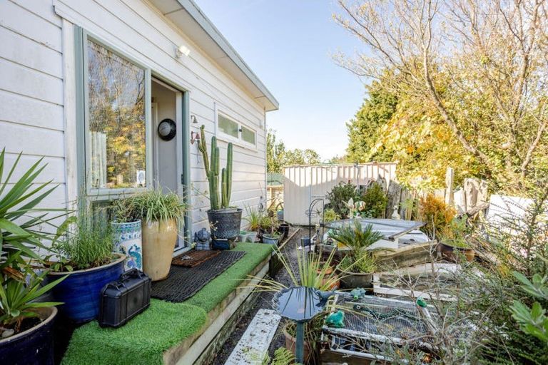 Photo of property in 28 Fox Street, Woodville, 4920