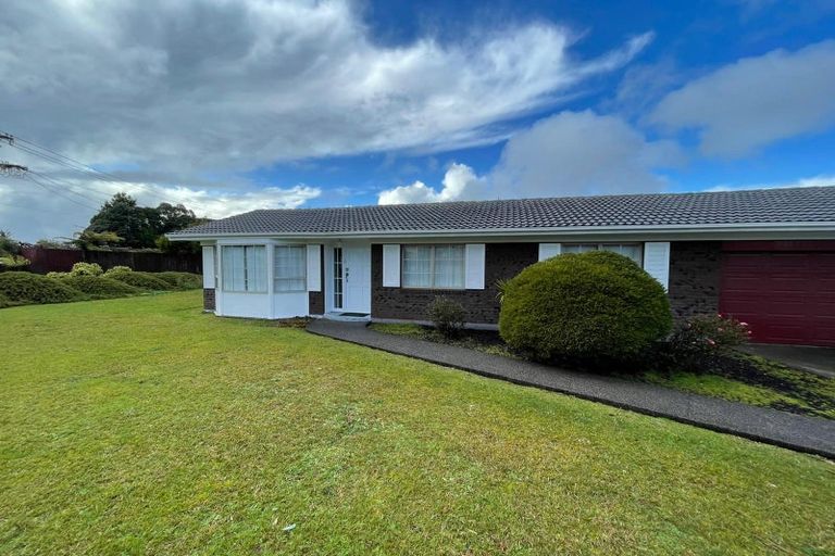 Photo of property in 2 Fitzwater Place, Henderson, Auckland, 0612