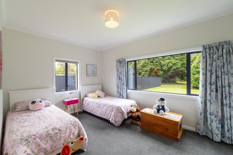 Photo of property in 17 Raeburn Avenue, Otatara, Invercargill, 9879
