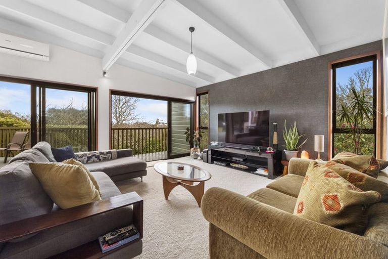 Photo of property in 23 Montana Place, Merrilands, New Plymouth, 4312