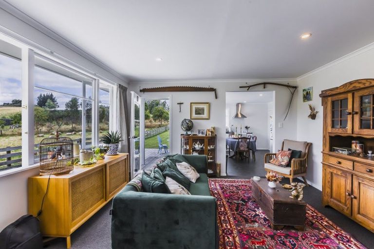 Photo of property in 18 Tiffen Lane, Waipawa, 4210