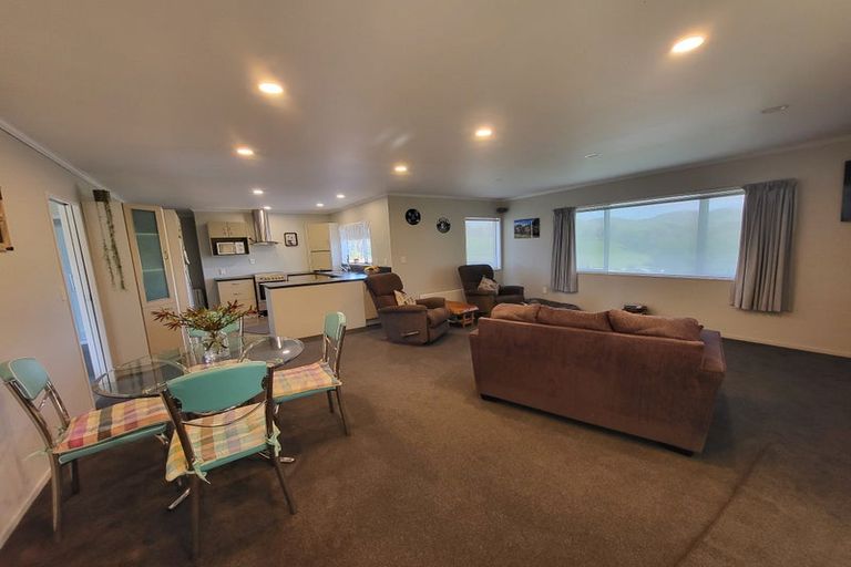 Photo of property in 1 Watts Street, Waipawa, 4210