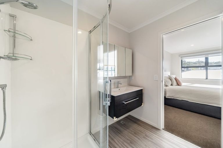 Photo of property in 48 Pateke Drive, Kenepuru, Porirua, 5022