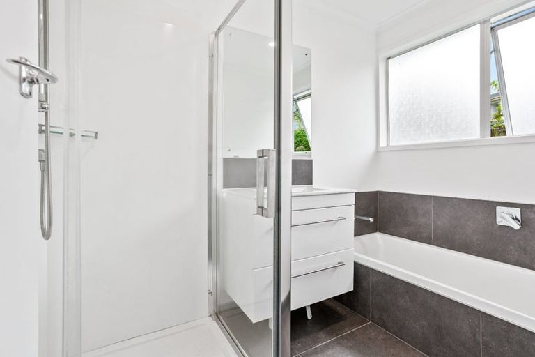 Photo of property in 37 Clyma Place, Massey, Auckland, 0614