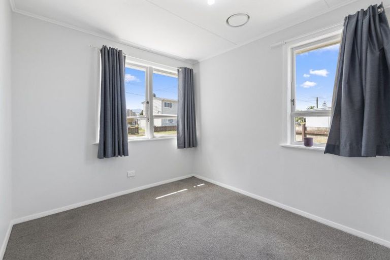 Photo of property in 24 Mahoe Street, Levin, 5510