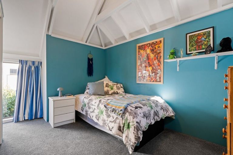 Photo of property in 5 Cassis Place, Crofton Downs, Wellington, 6035