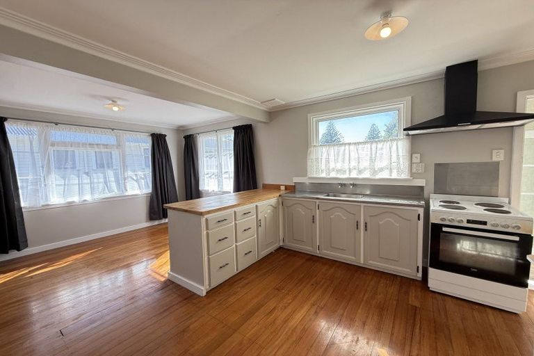 Photo of property in 25 Battiscombe Terrace, Waitara, 4320